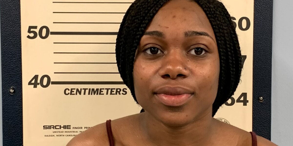 Nineteen-year-old woman in custody after Mississippi bank ...